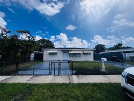 570 W 39th St #NA - Photo 1 of 1