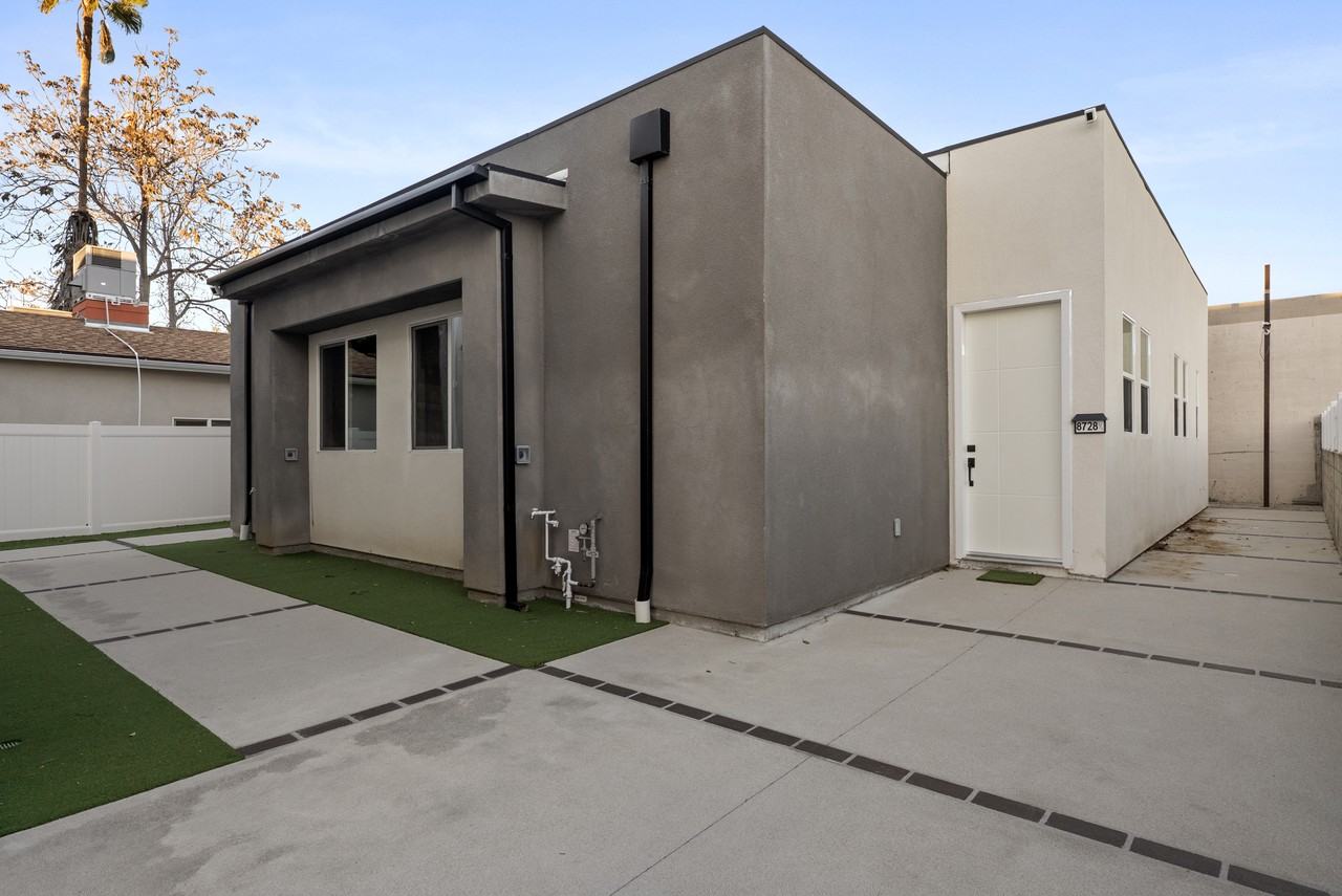 8730 Etiwanda Ave #4 - Photo 2 of 9