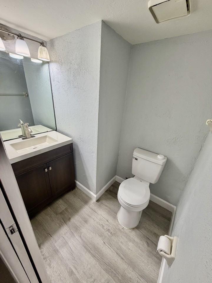 1326 Se 2nd Pl #NA - Photo 4 of 17