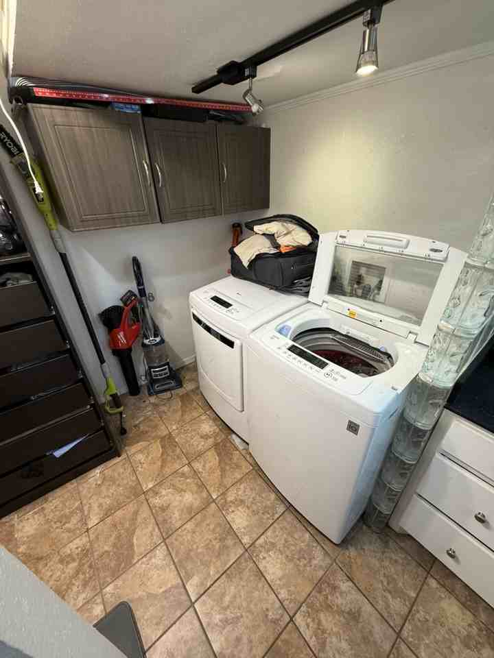 5042 N Hall St #NA - Photo 3 of 12
