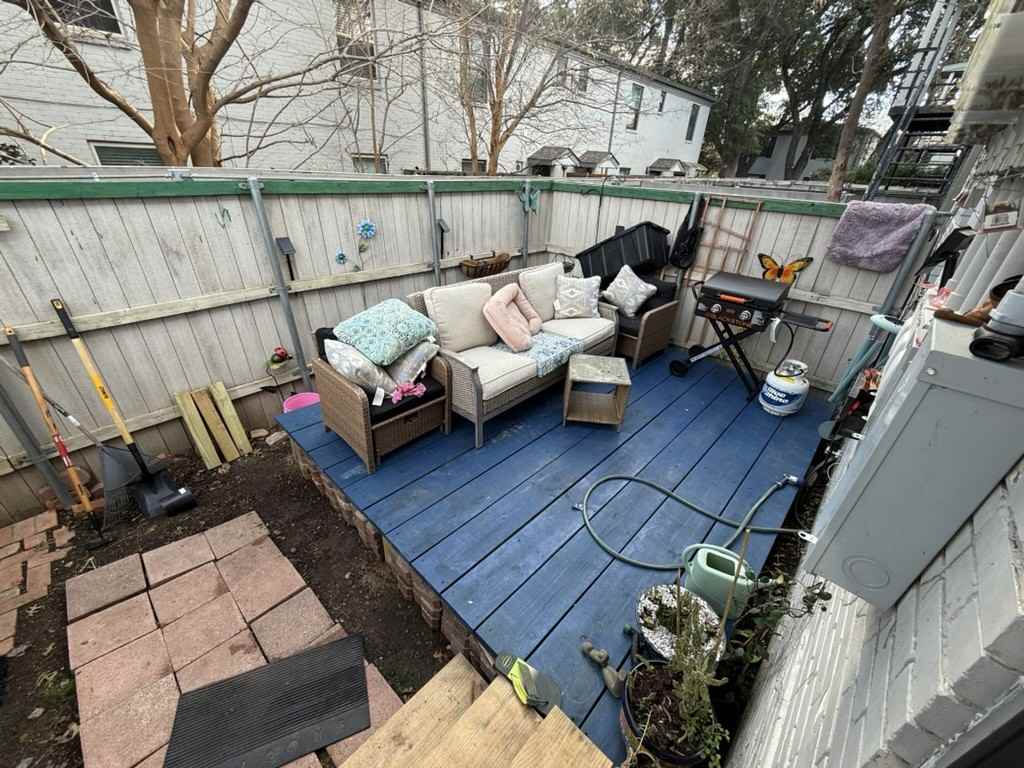 5042 N Hall St #NA - Photo 5 of 12