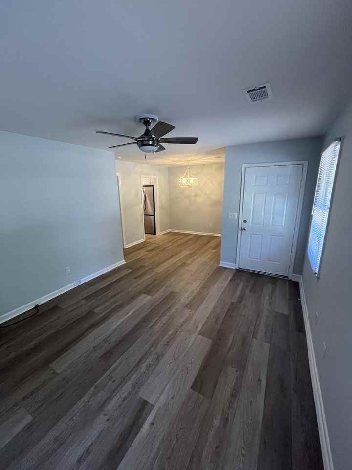 12 Oakwood Dr #12 - Photo 6 of 7