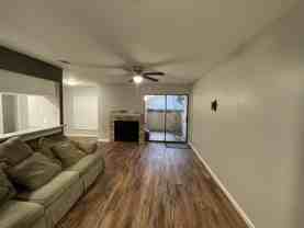 821 W Harwood Rd #D - Photo 1 of 1