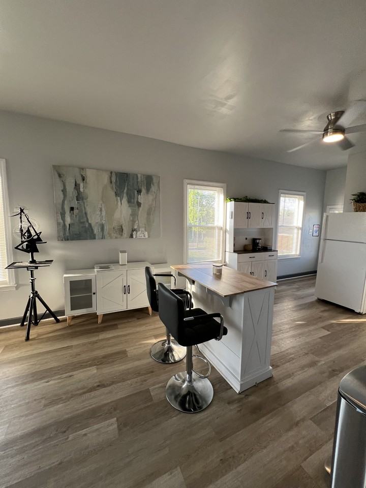 6077 Linwood St #6077 - Photo 4 of 24