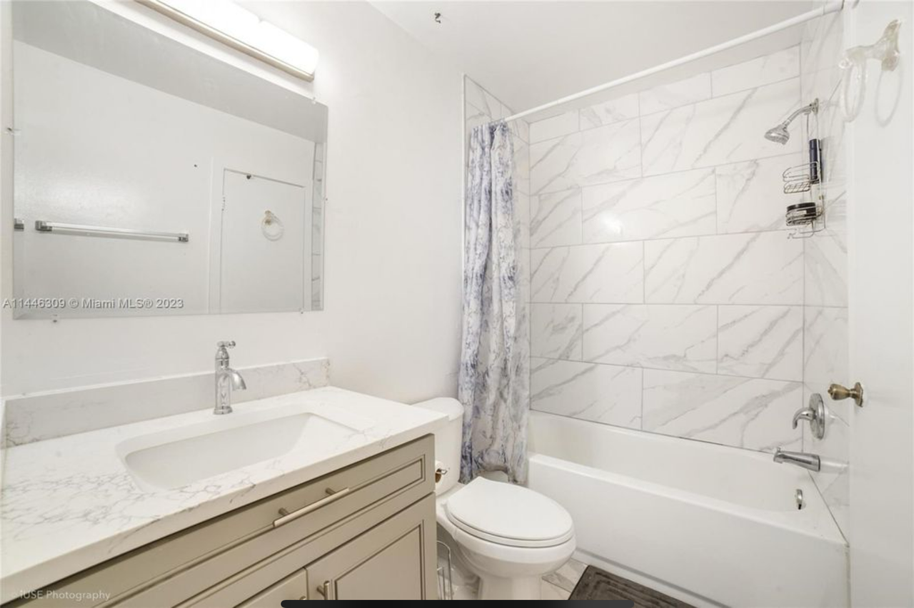 839 Sw 8th St #1 - Photo 2 of 7