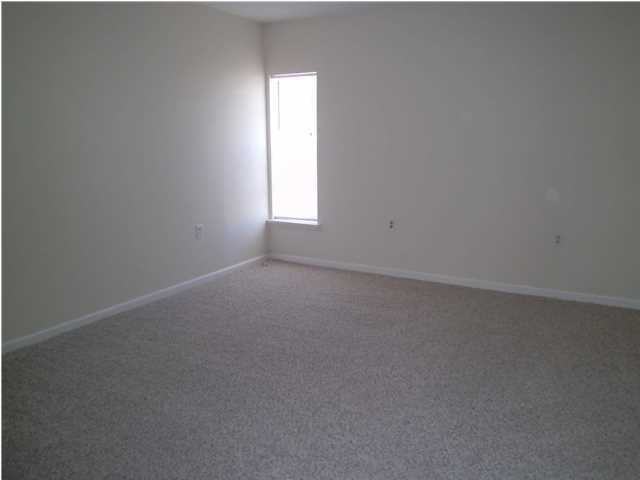 402 Marshall Ct Nw #6 - Photo 2 of 9