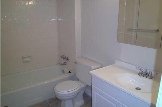 402 Marshall Ct Nw #6 - Photo 5 of 9