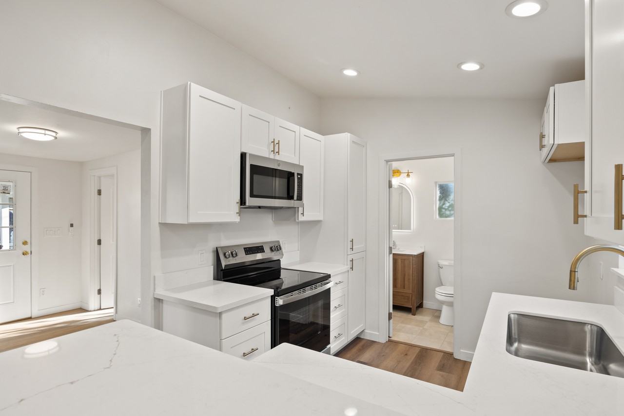 578 E 9th Ave #NA - Photo 5 of 21