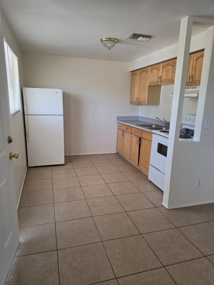 995 N Arcadia Ave #995 - Photo 3 of 3