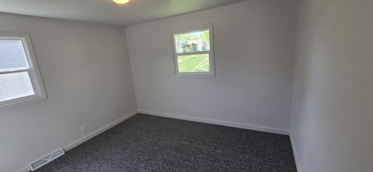 2731 Kellogg Ave #1 - Photo 3 of 9