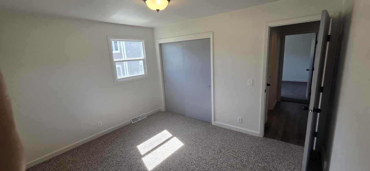 2731 Kellogg Ave #1 - Photo 4 of 9