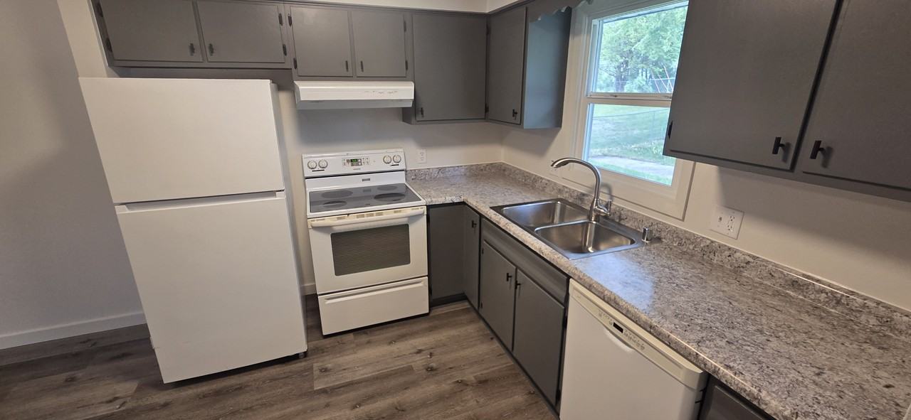 2731 Kellogg Ave #1 - Photo 5 of 9