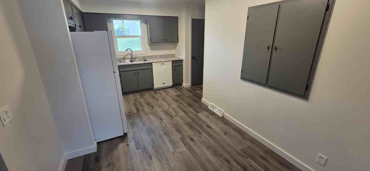 2731 Kellogg Ave #1 - Photo 7 of 9