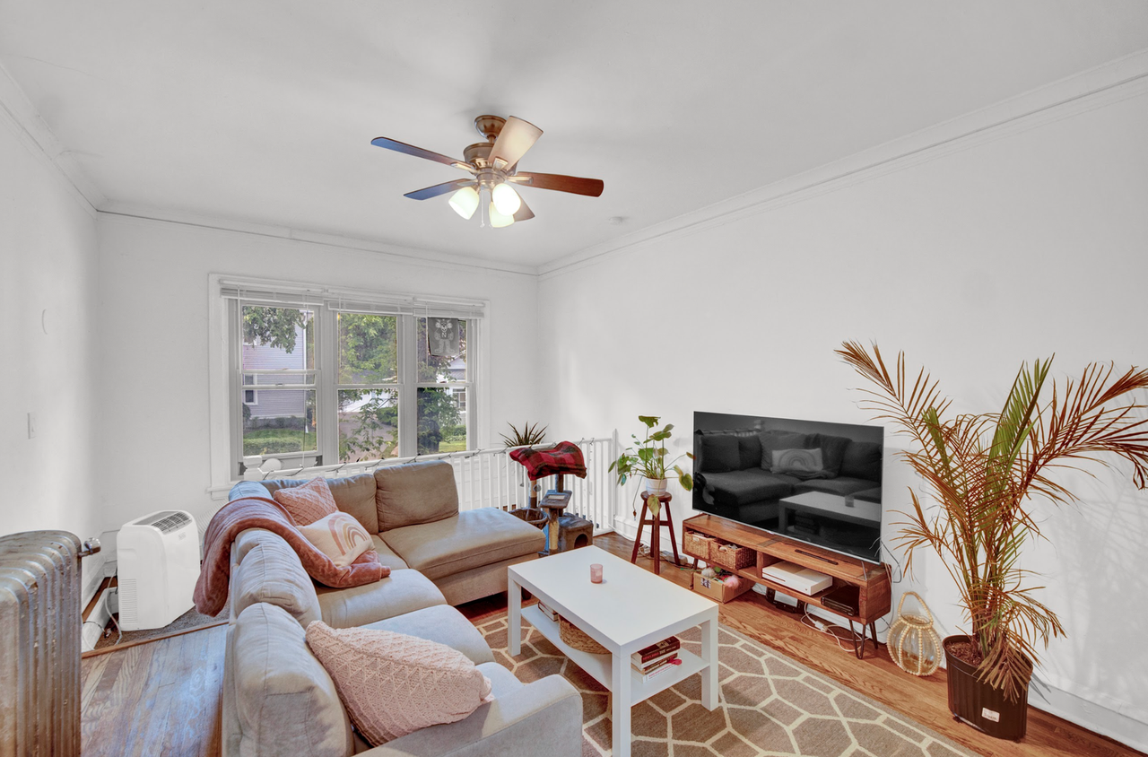 1024 Noyes St. - Photo 7 of 27