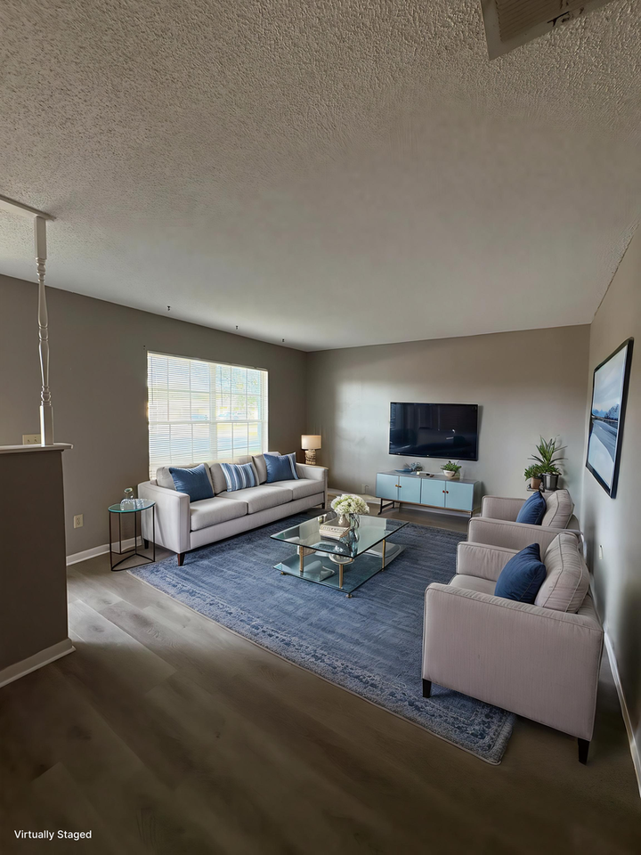2292 Menomonee Ct - Photo 2 of 10