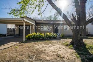 815 N Hudson Ave - Photo 1 of 1