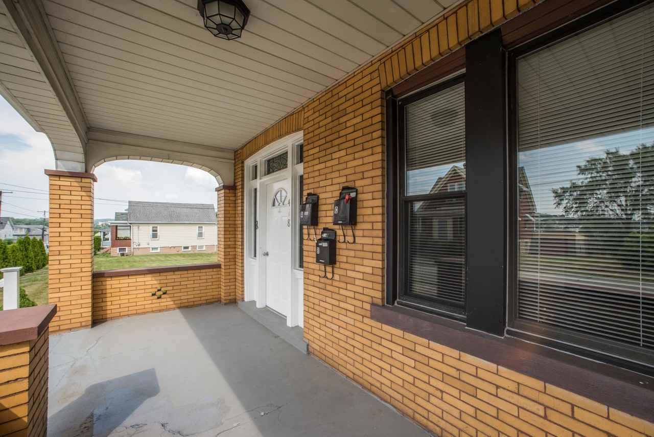 418 Chartiers Ave #B - Photo 4 of 38