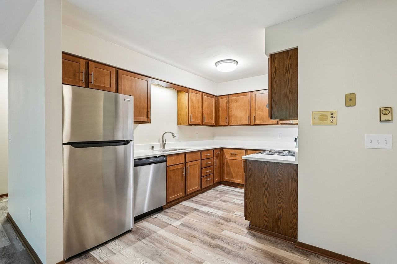 Eagle Woods Apartments - Photo 2 of 3