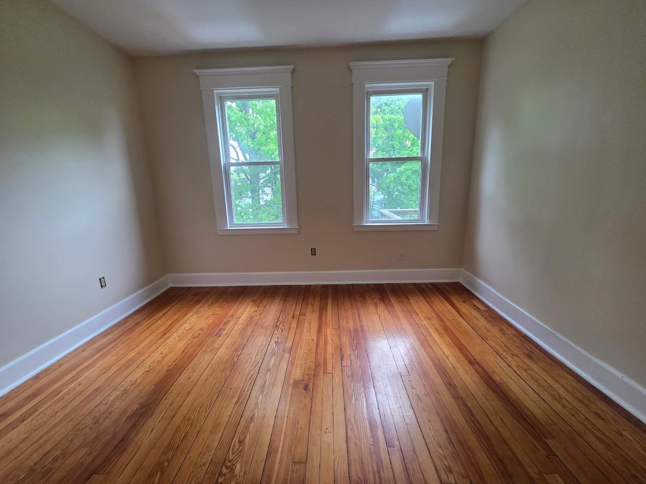 654 George St #3 - Photo 4 of 9