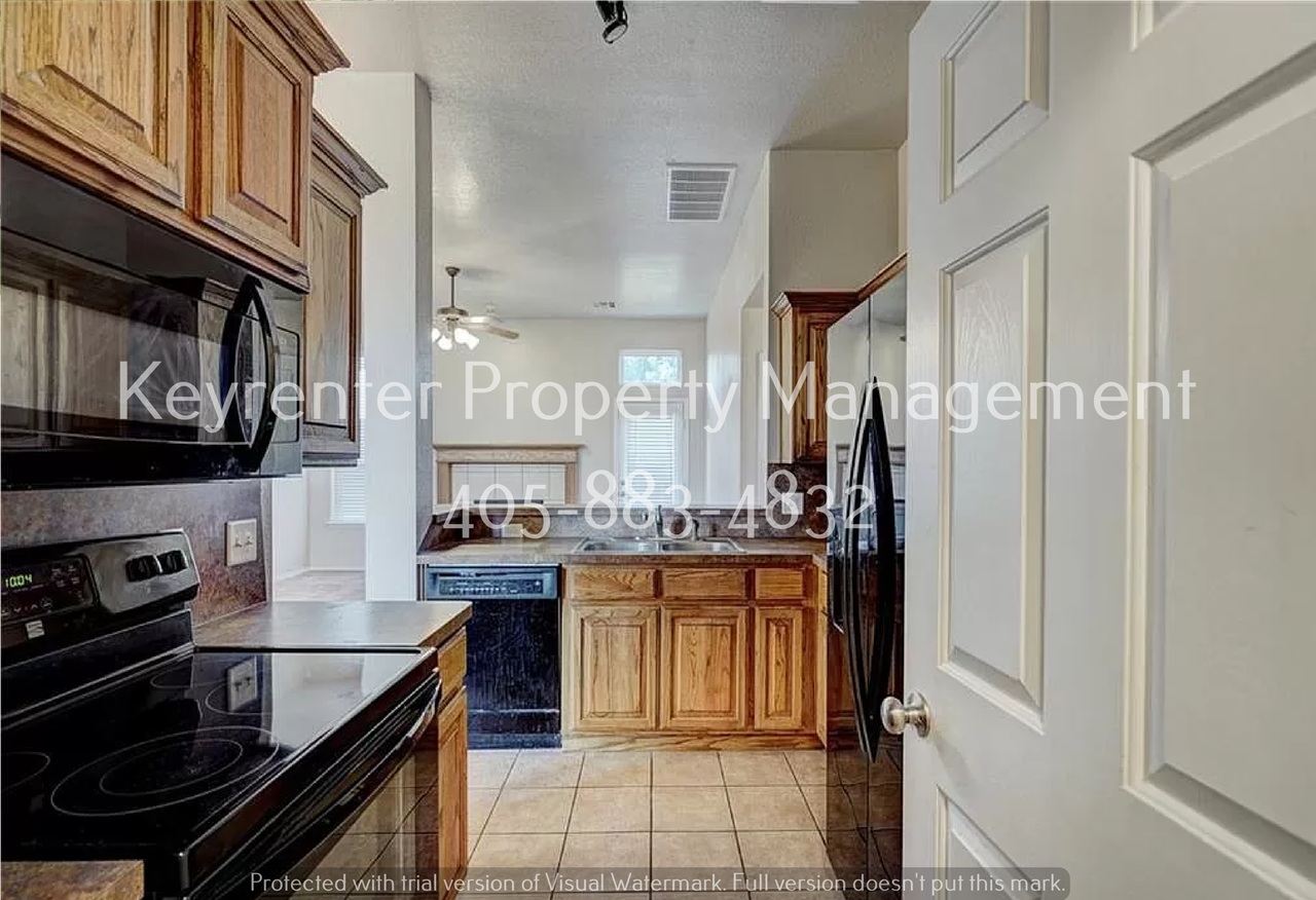 2404 Nw 161st St - Photo 2 of 36