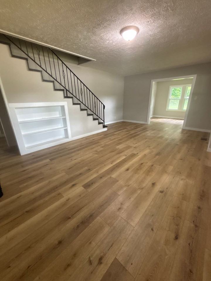 201 Arrowhead St - Photo 2 of 11