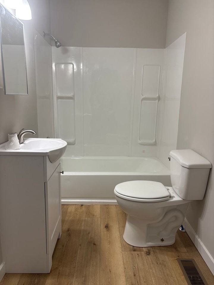 201 Arrowhead St - Photo 5 of 11