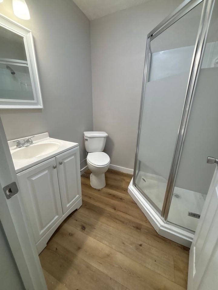 201 Arrowhead St - Photo 7 of 11