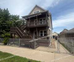 featured image of 3917 Pulaski St