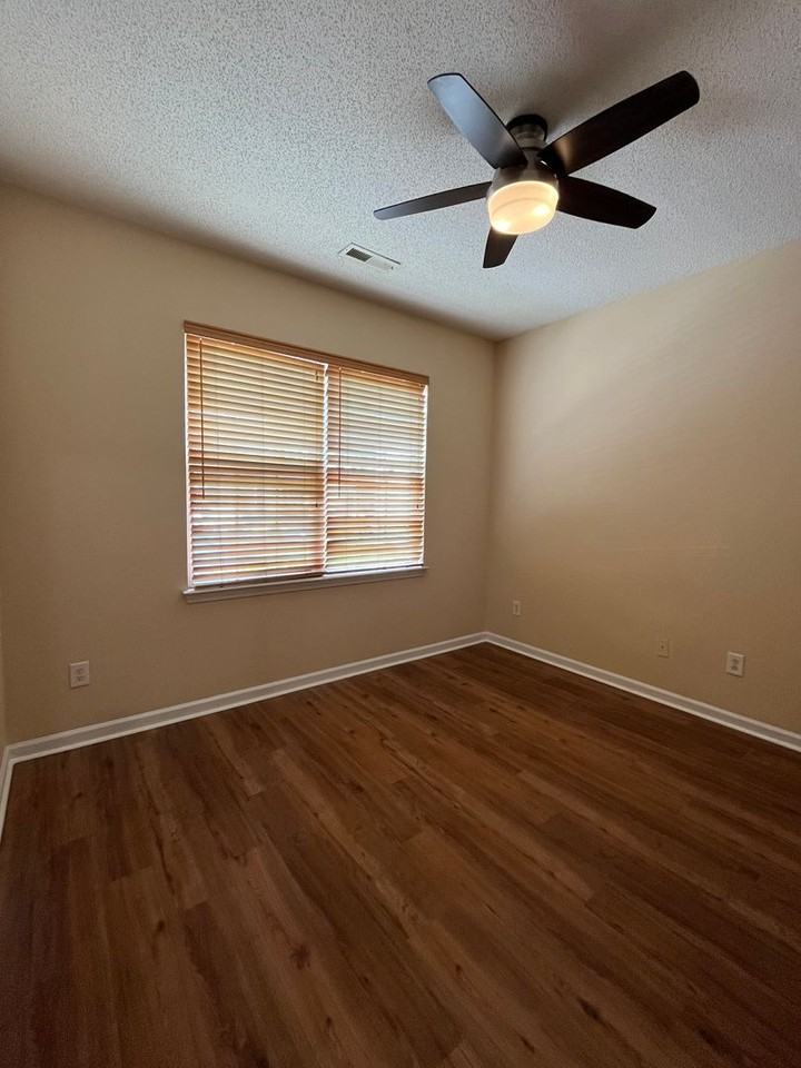 285 Brookshire Rd - Photo 3 of 14