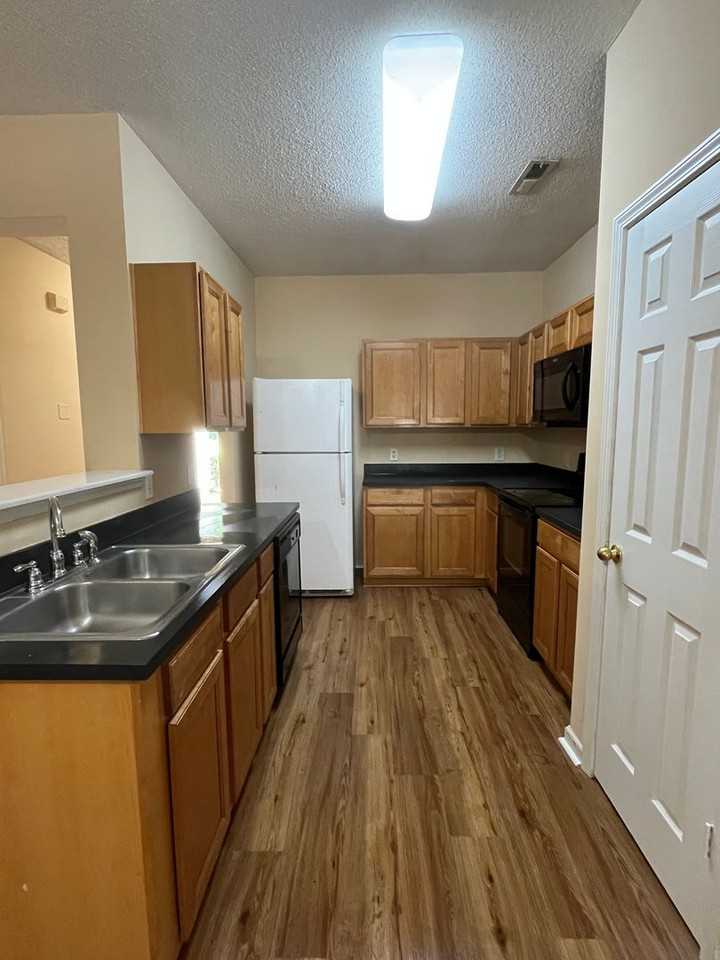 285 Brookshire Rd - Photo 5 of 14