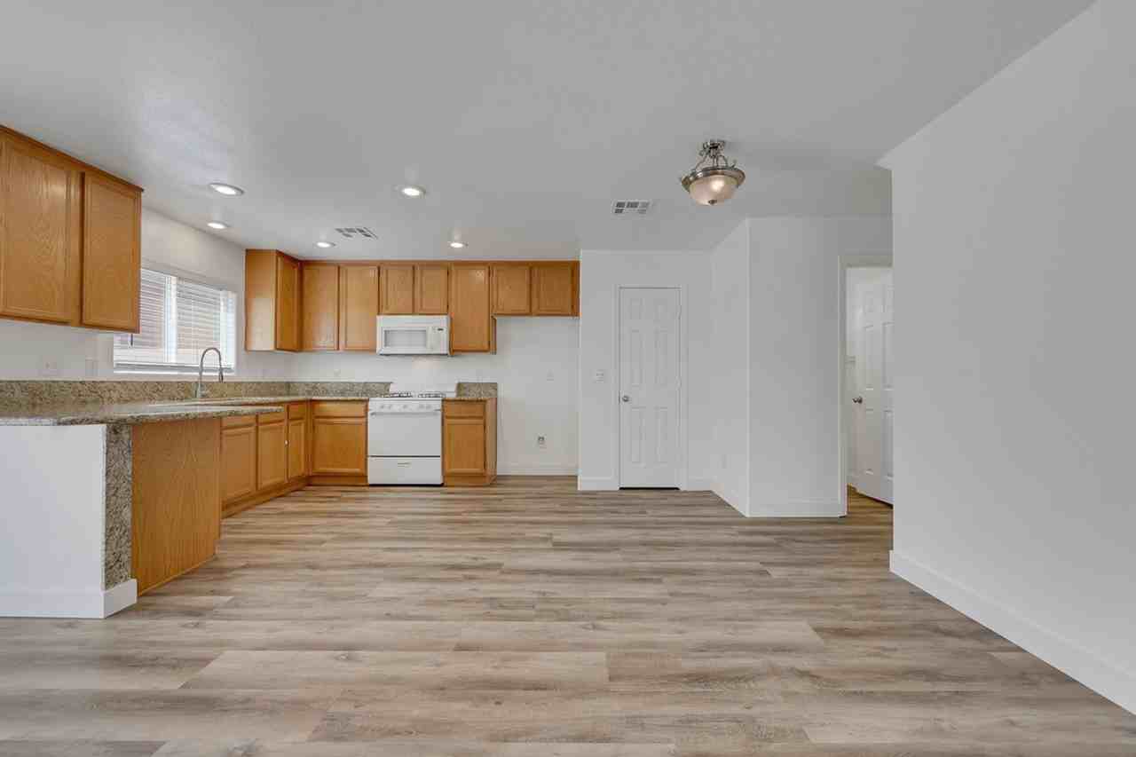 8305 Time Machine Ave - Photo 5 of 19