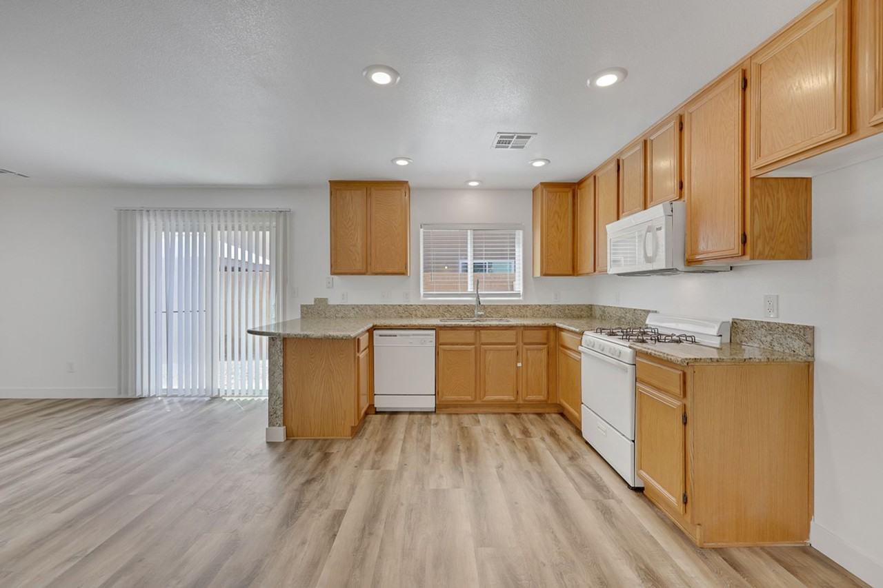 8305 Time Machine Ave - Photo 6 of 19