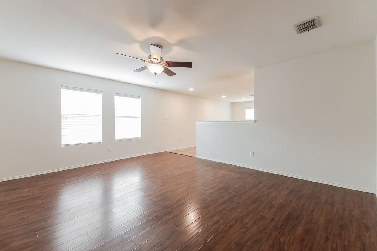 2704 Redwood St - Photo 5 of 22
