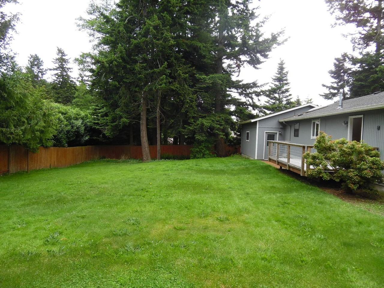 4113 Kingsway - Photo 4 of 28