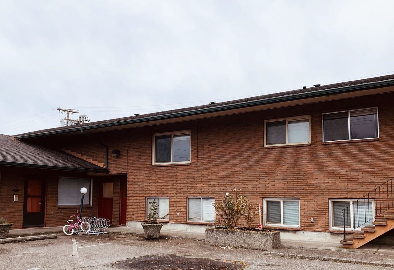 200 Grover Street - Photo 4 of 18
