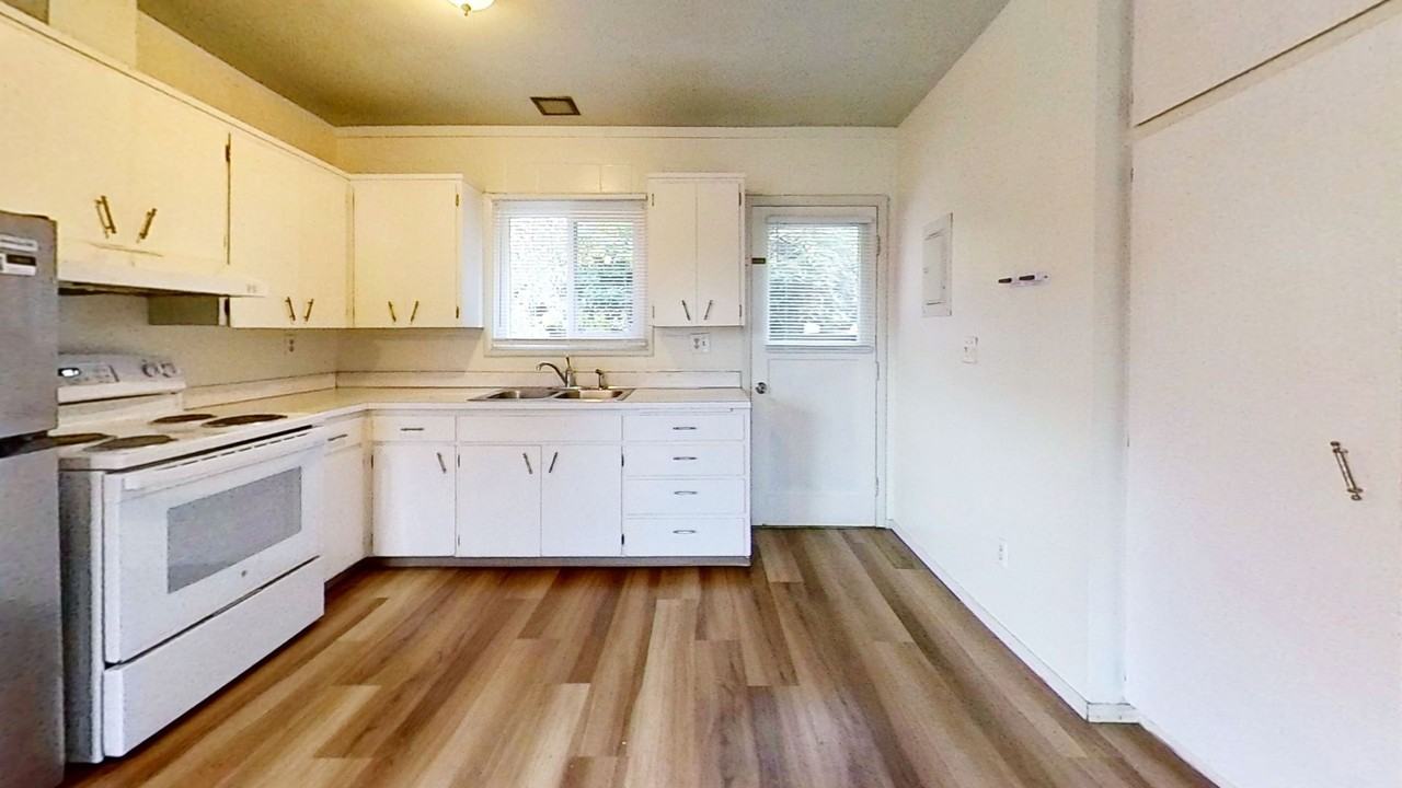 200 Grover Street - Photo 6 of 18