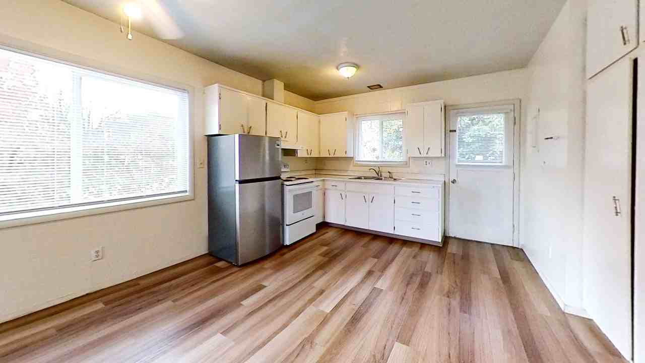 200 Grover Street - Photo 7 of 18