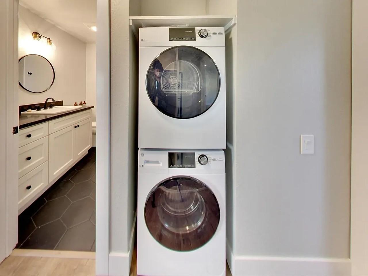 REGENT 140, LLC - Photo 3 of 3