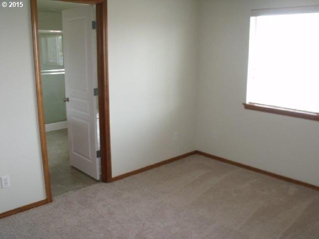 7711 Ne 92nd Ave - Photo 6 of 11