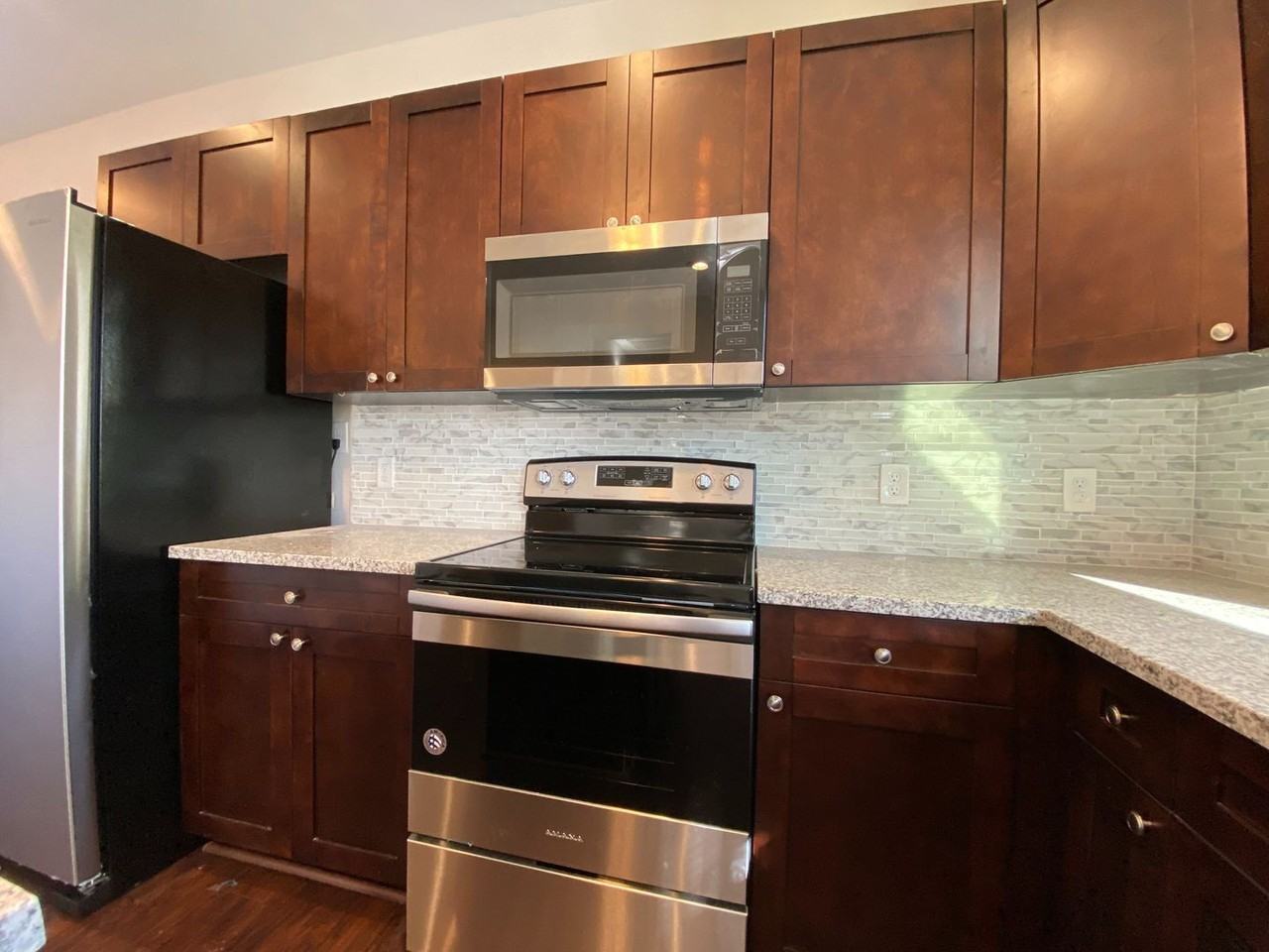 6206 Cathwick Dr - Photo 6 of 43