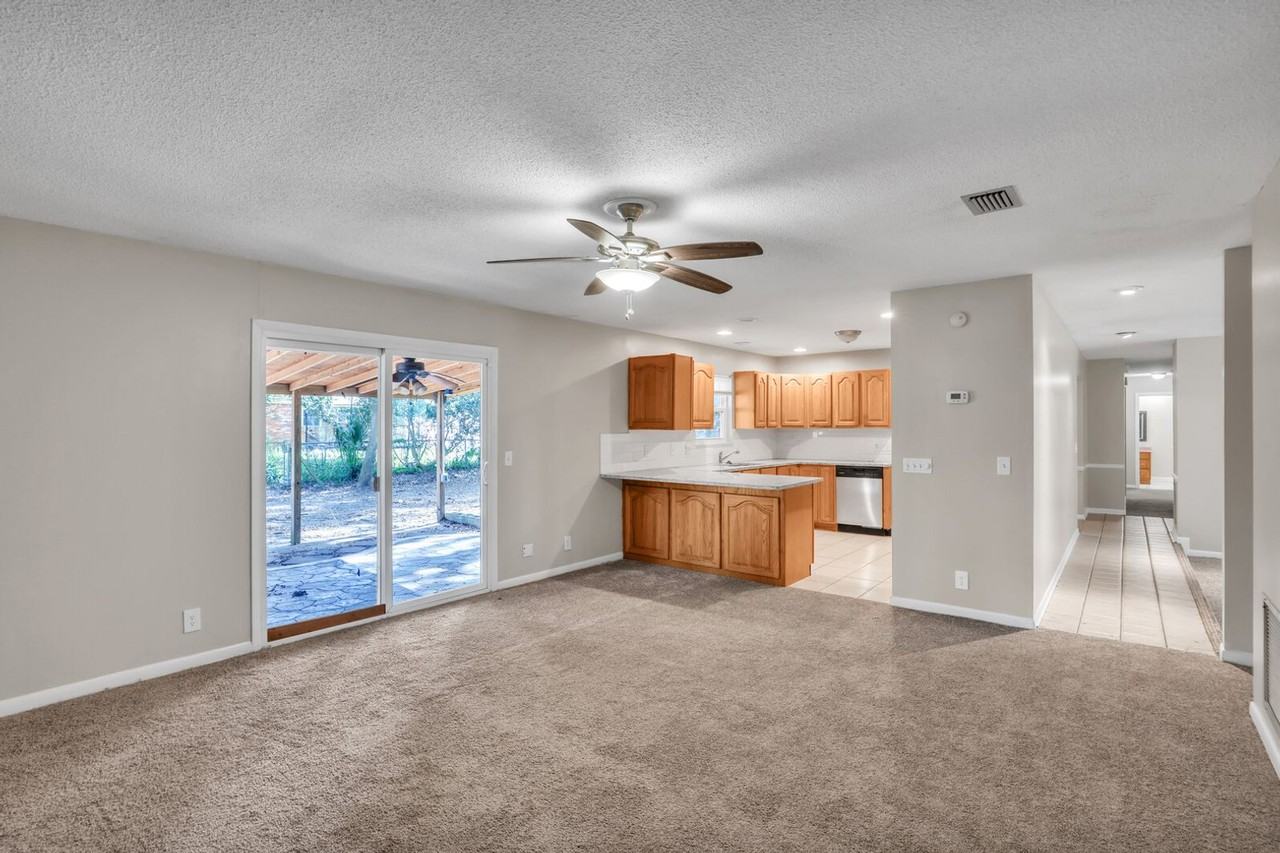 3917 Tara Hall Dr - Photo 3 of 21