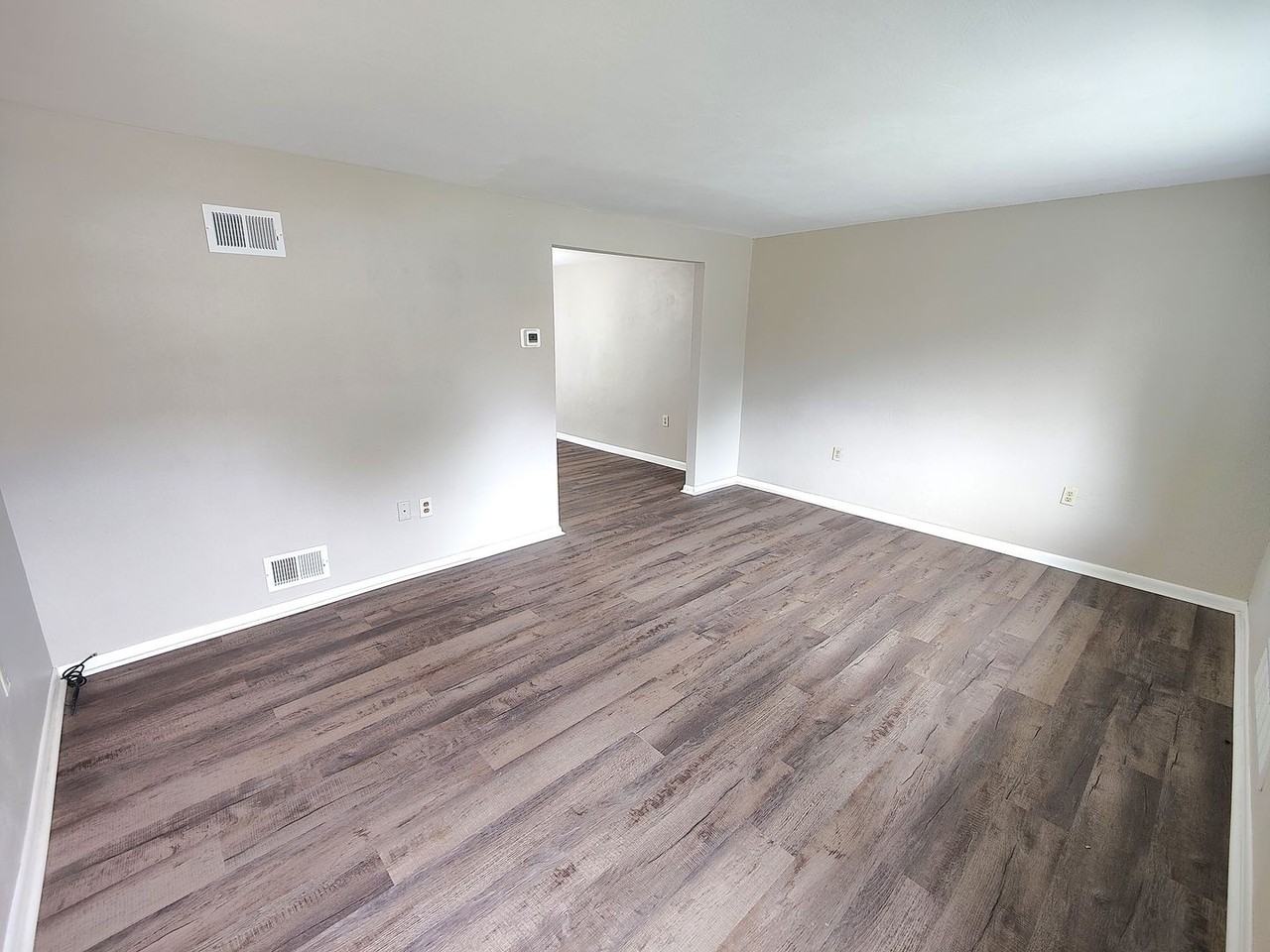 1704 Anna Ave - Photo 3 of 26