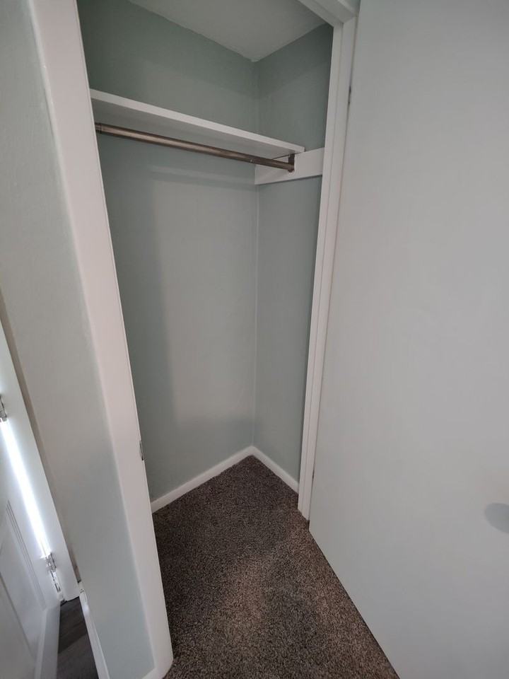 1704 Anna Ave - Photo 6 of 26