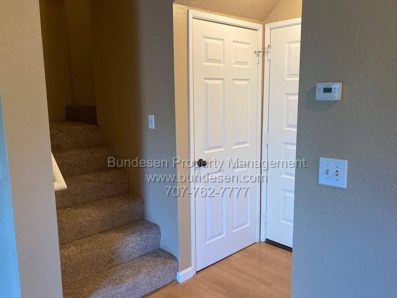 465 Enterprise Dr - Photo 2 of 21