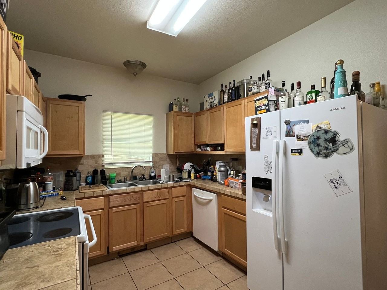 547 E Crow St - Photo 3 of 12