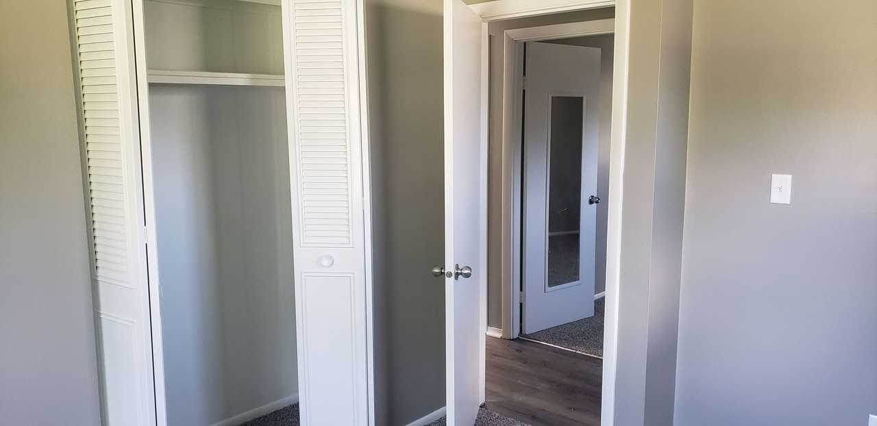 1501 W Boulevard - Photo 2 of 21