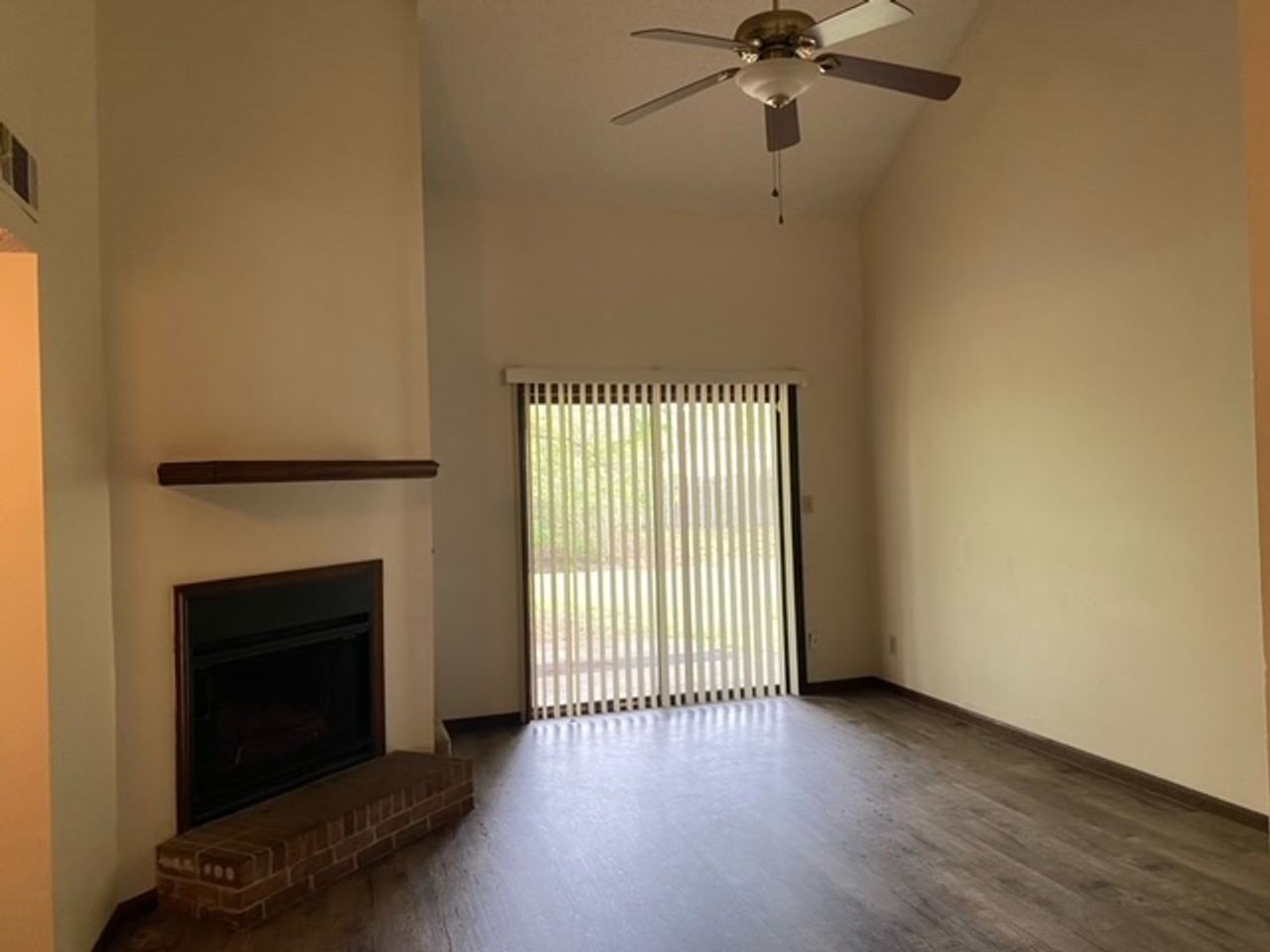 2714 Tyndall Dr - Photo 2 of 11