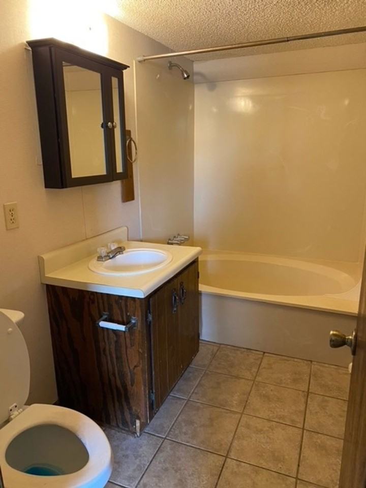2714 Tyndall Dr - Photo 5 of 11
