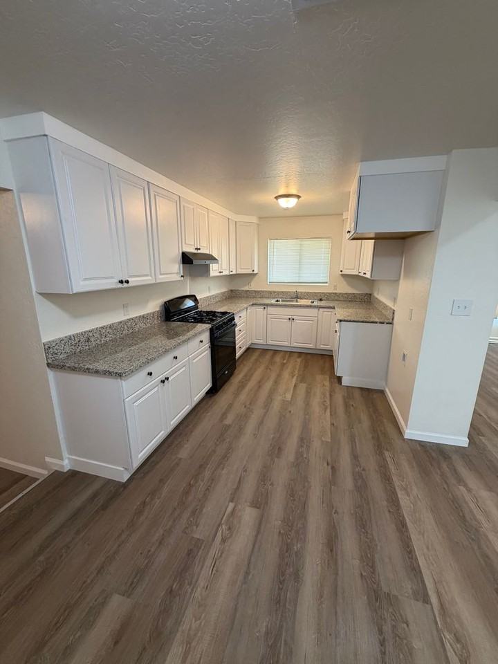 445 W San Gabriel Ave - Photo 3 of 16