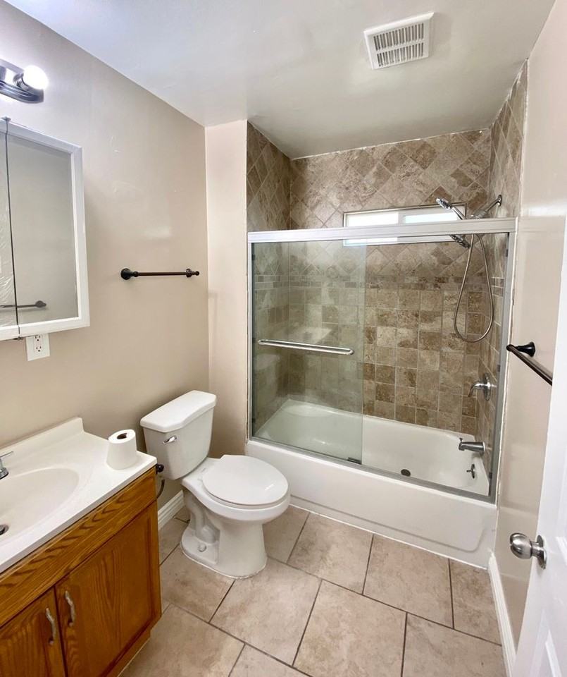 2712 Cutting Blvd - Photo 5 of 13